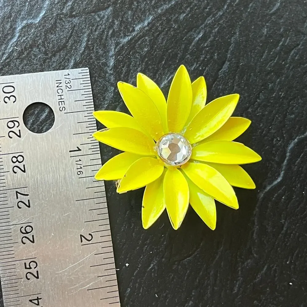 Vintage Large 60s 70s Retro Yellow Enamel Daisy Flower Brooch AB Center Stone